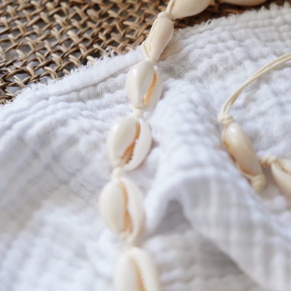 “Ava” Seashell Strand - Picture 5 of 5